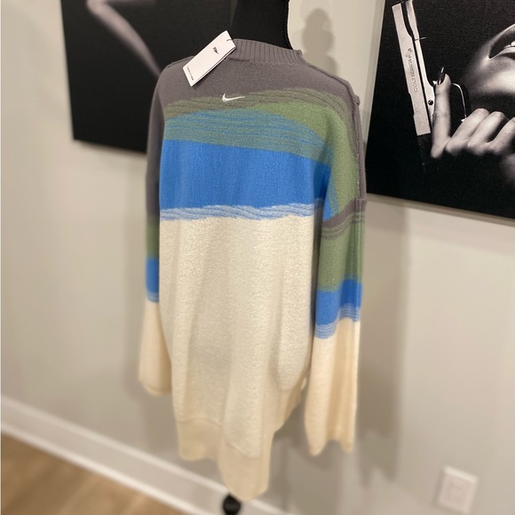 Nike Yoga Therma-FIT ADV Long Sleeve Tunic - Picture 14 of 16